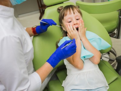Când este momentul să îl duci pentru prima dată pe cel mic la dentist