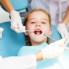 Un zâmbet armonios pentru micuțul tău: semne care anunță necesitatea unei vizite la stomatolog!